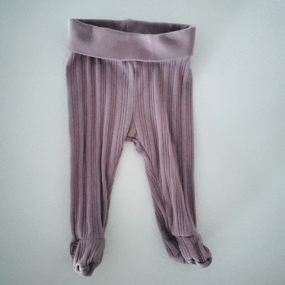 SOLD H&M 2 Piece One-piece & Footed Leggings Ribbed Bundle Baby Girls Newborn - Picture 5 of 7